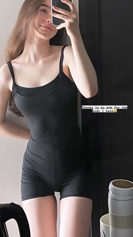 Dasha Taran_ 美しいスター アーカイブ