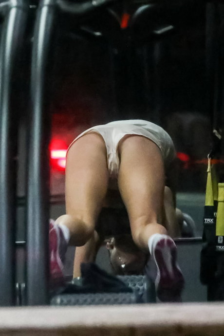 英国のティーンオンリーファン 無料アダルト 写真