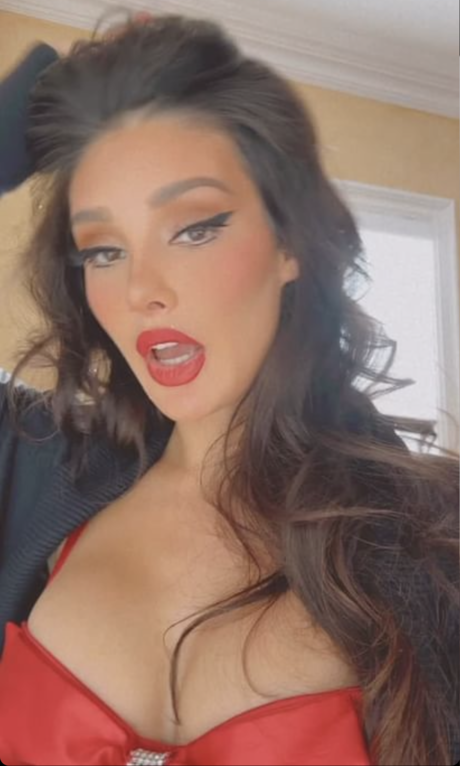 Natalie Gibson 美しいスター 写真