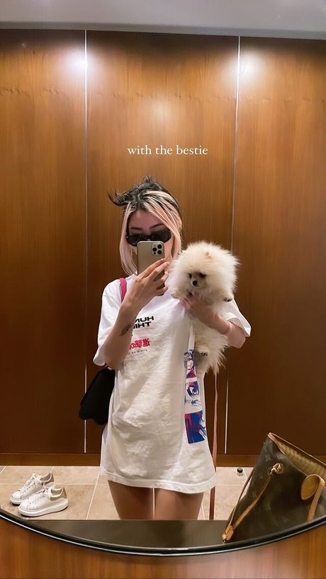 AHRA REI かわいいポルノスター 写真