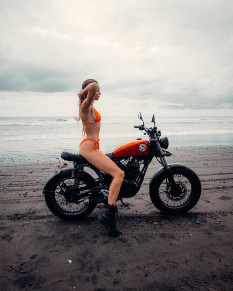 セクシーなドレスOnlyFans アダルト無料 写真