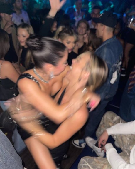 地元のオンリーファンズ xxx 写真