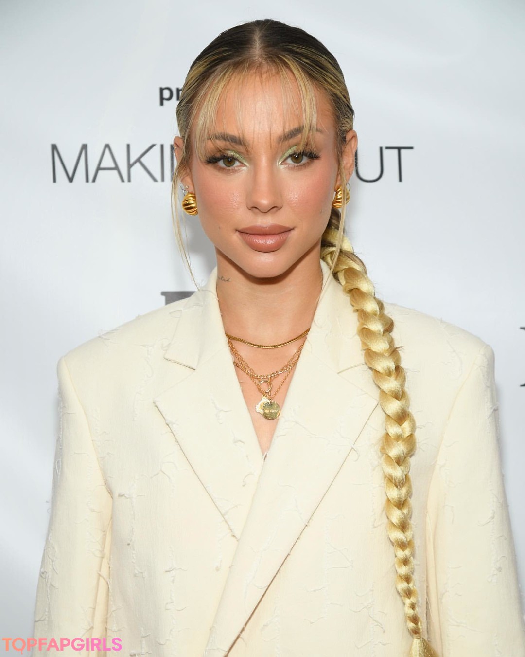 ナチュラルポーグオンリーファン ヌード 写真