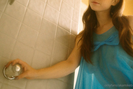 背が高くて巨乳のOnlyFans ポルノ ギャラリー