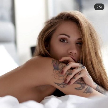 ラバーオンリーファン 美しいxxx 写真