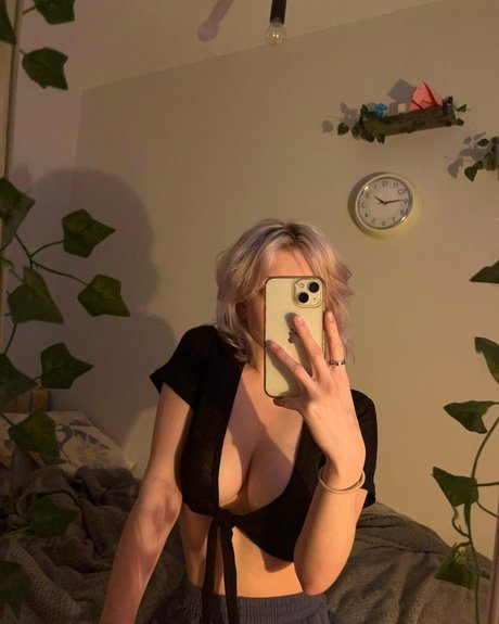 M Ae 3 ヌード女優 写真