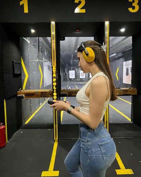 ハロウィン オンリーファン ポルノ 画像