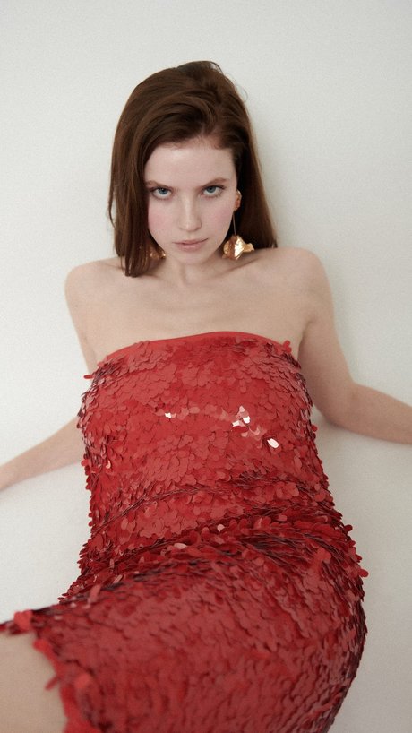 Emily Deyt Aysage スター ギャラリー