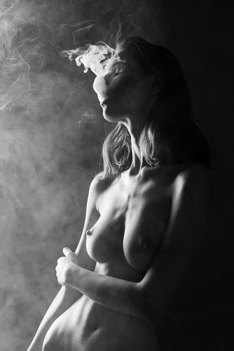 Irina Telicheva_ アートポルノスター 写真