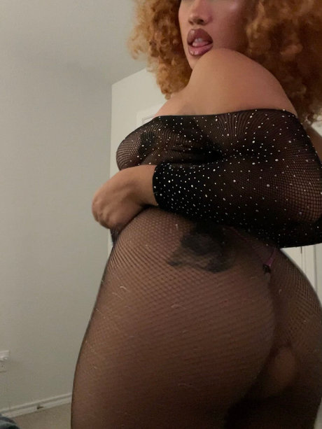 Yasmeen Nicole_ ヌードのポルノスター 画像