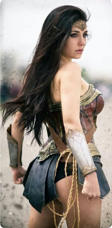 Ambra Pazzani XXXモデル ギャラリー