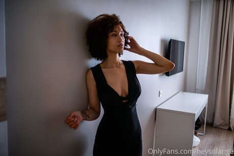 巨大なペニスオンリーファンズ ホットxxx 画像