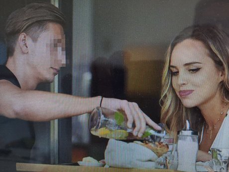 ヌード教師オンリーファンズ 無料 写真