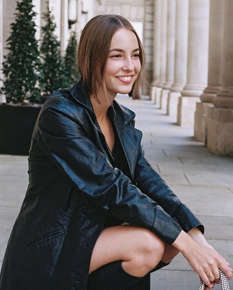 Amelie Manzoli 無料モデル 写真