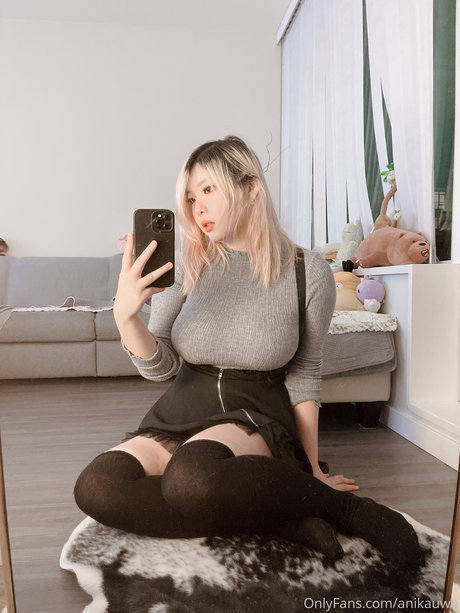 母乳オンリーファン 無料セクシー 画像