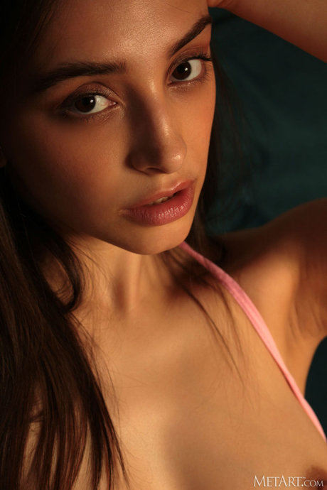 Olivia Linz_ セクシーなポルノスター 画像