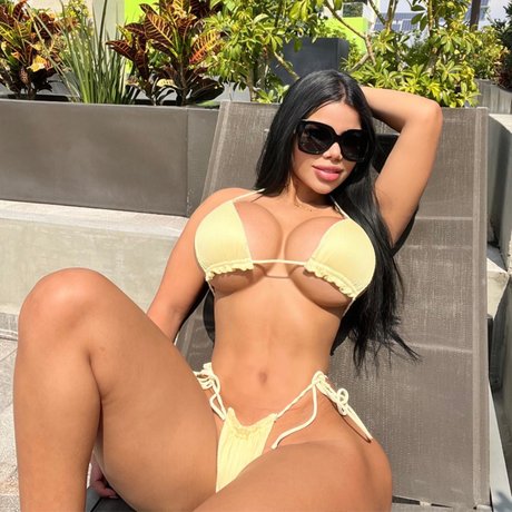 Anggy Lotito 可愛いモデル 写真