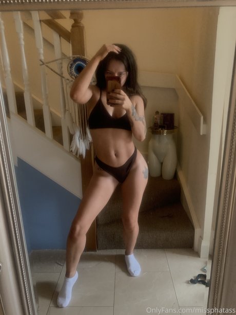 ポーグエボニーオンリーファンズ ホットセクシー 写真