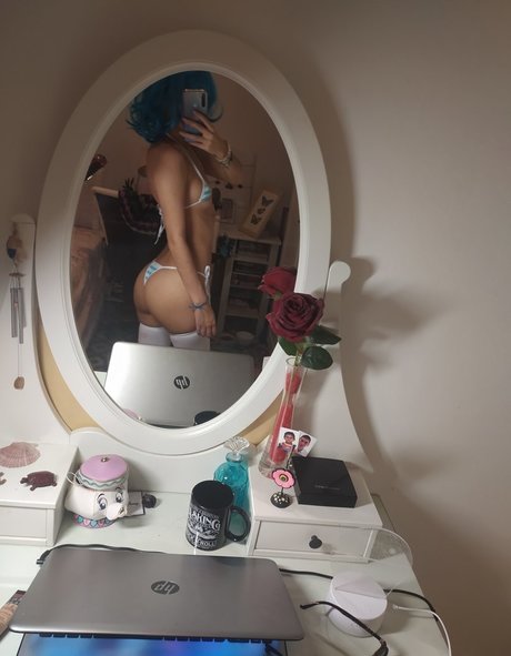 ゴス3P OnlyFans ヌード 画像