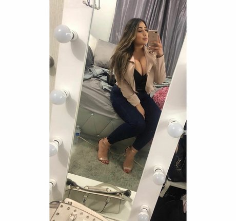 甘いおまんこオンリーファンズ アダルト無料 写真