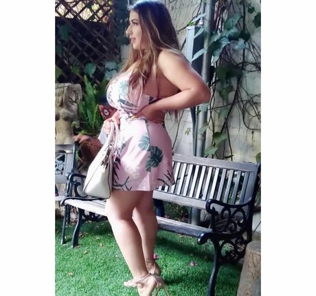 Nimsay ヌードモデル 写真