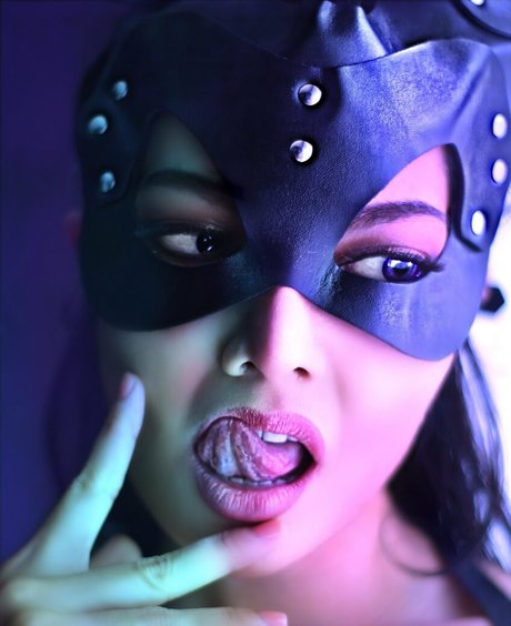 巨乳で曲線美のOnlyFans ホット 写真