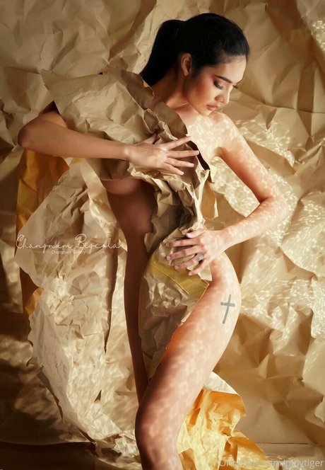 Ploytiger かわいいモデル 写真