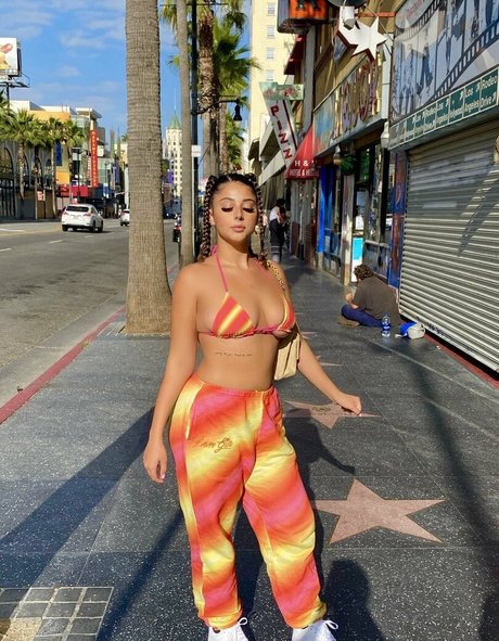 Submissive Skylar ヌードモデル 画像