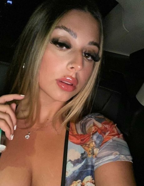 Submissive Skylar トップ女優 写真