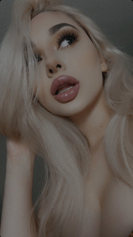 ビデオ通話 オンリーファンズ 無料エロ ギャラリー