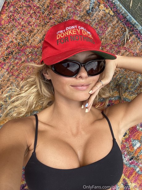 Paris Wycherley エロティックなポルノスター 写真