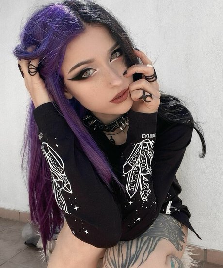 xholdontillmay ヌード女優 写真