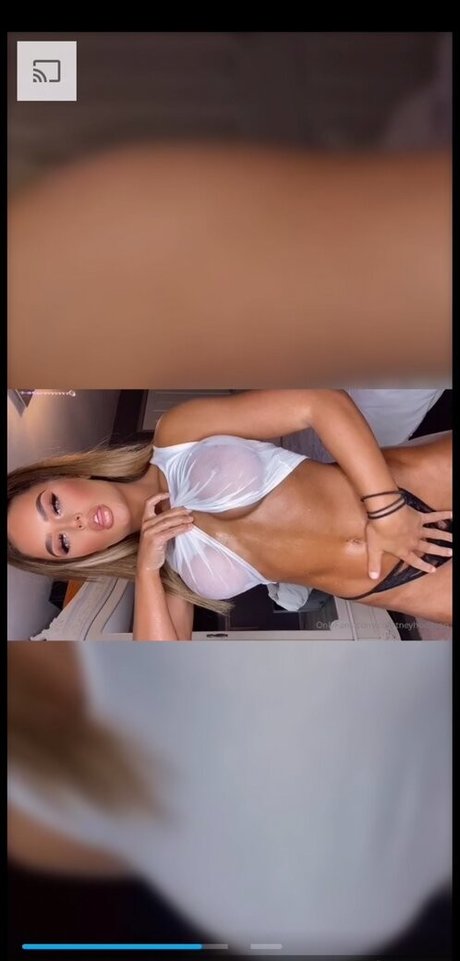 Courtney Hodgson 完璧な女優 ギャラリー