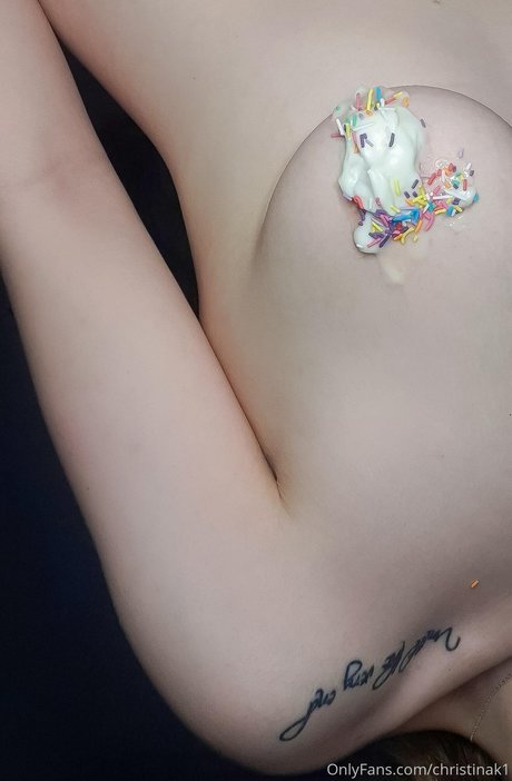 Christina kay ホットなモデル 画像