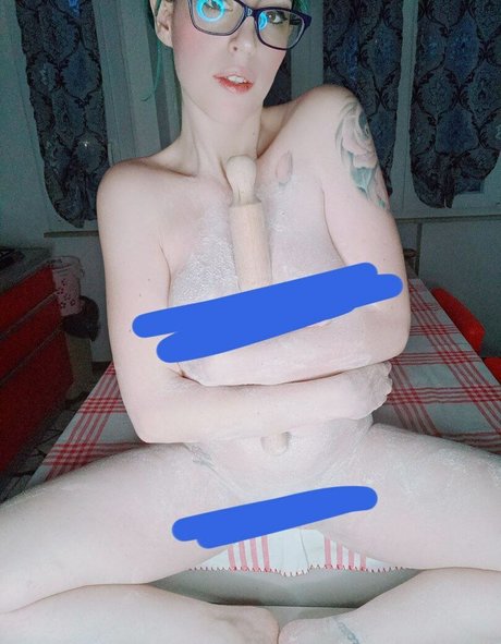 Lauramunay ヌードスター 写真