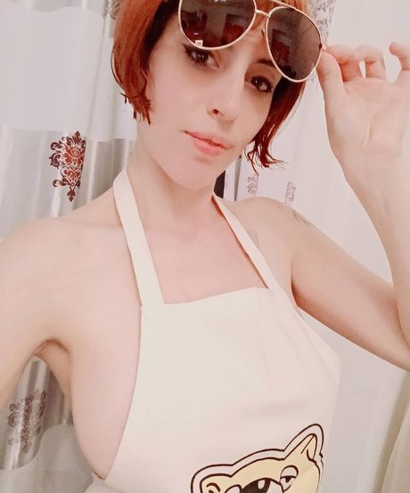 Lauramunay エロティックなモデル ギャラリー