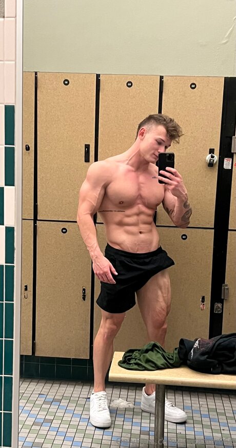 ジムガールズオンリーファンズ エロチック 写真