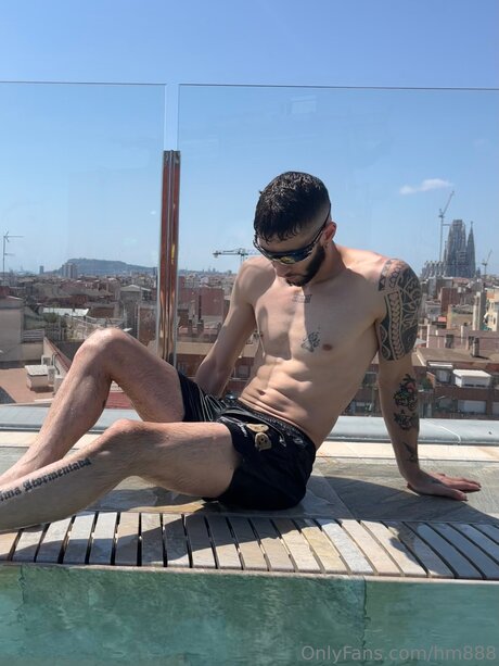 毛深い足のOnlyFans アートヌード 写真