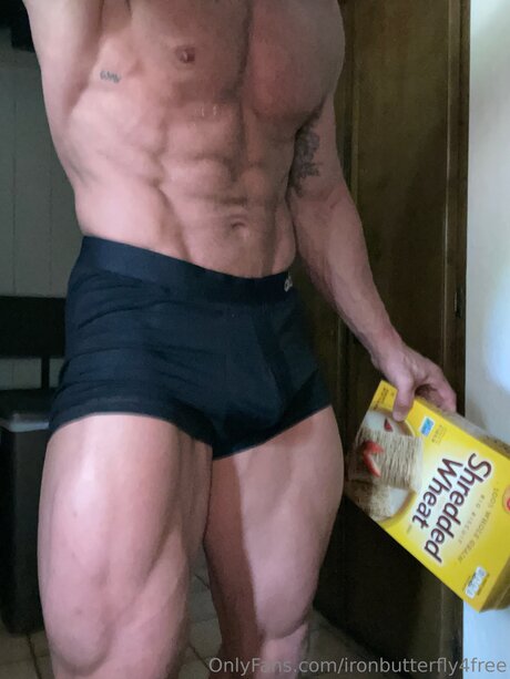 小柄な妻OnlyFans アート裸 アーカイブ