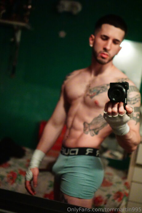 Tommartin995 ポルノスター エロティック ギャラリー