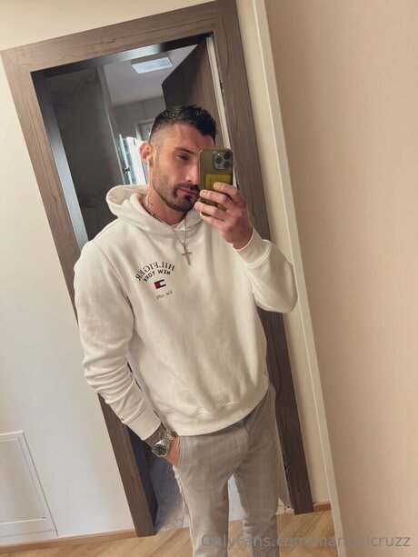 黒檀の手コキOnlyFans 無料 写真