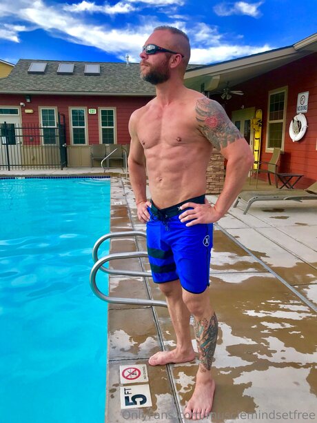 フィットネス xxx onlyfans 裸 画像