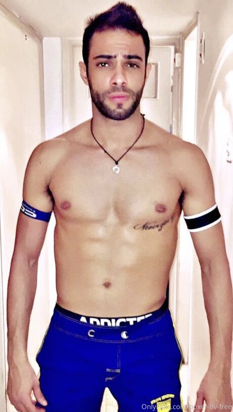 毛深い熟女オンリーファンズ 無料ポルノ 写真