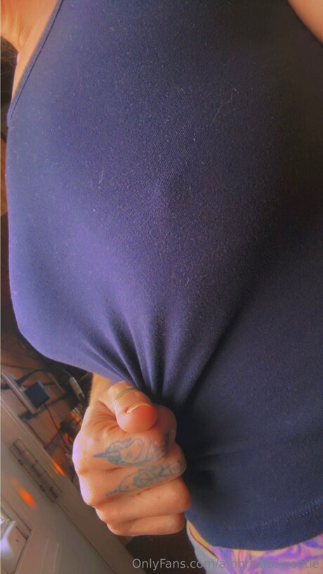 Ambrosiasweetie かわいいポルノスター 写真