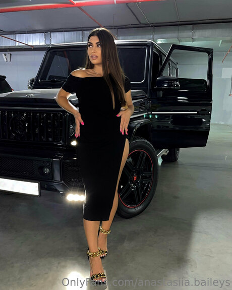 厚い黒檀オンリーファンズ ポルノ 写真