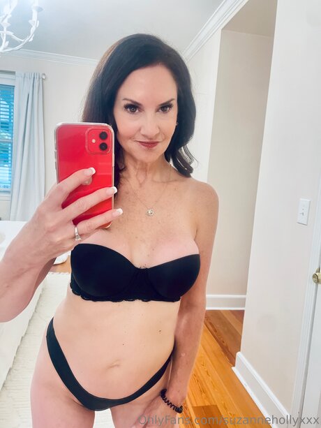 Suzannehollyxxx アートスター 写真