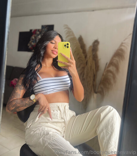 Bootyqueenevavip アートスター 写真