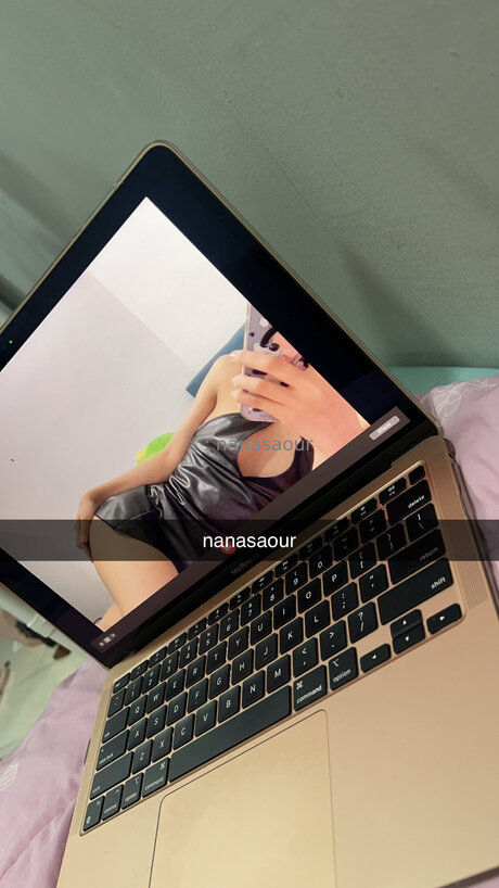 Qishpwishh アダルトモデル ギャラリー