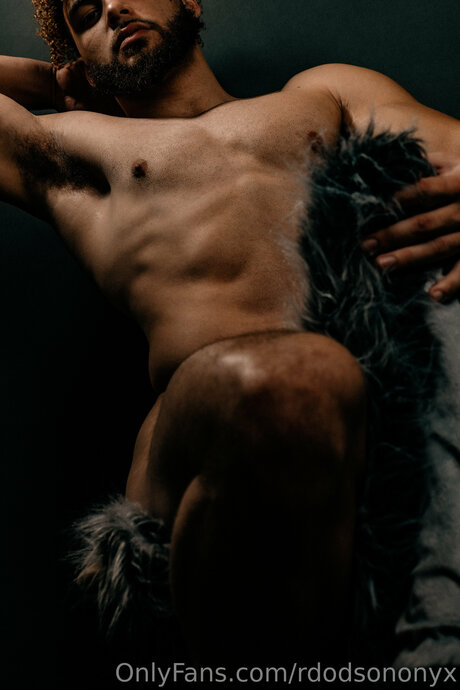 ラテン系ティーンオンリーファンズ 可愛い 写真