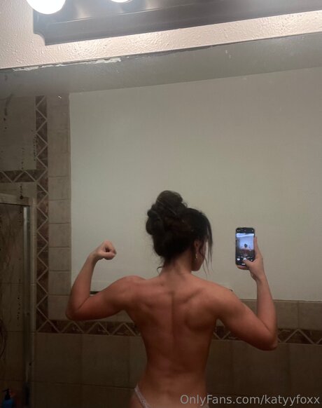 巨大な天然おっぱいオンリーファンズ ポルノ 写真